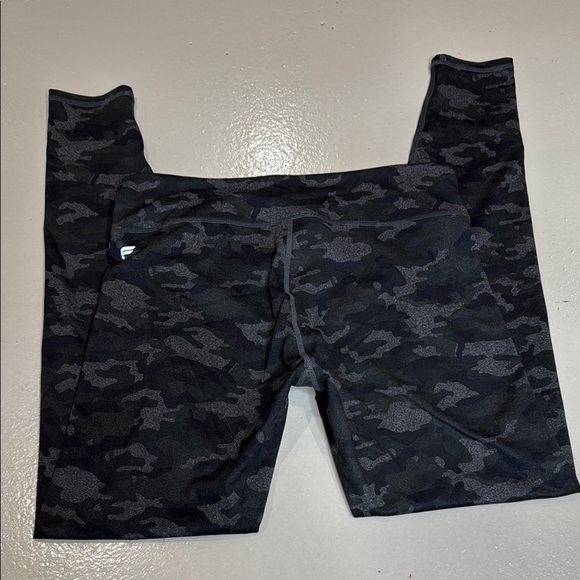 Fabletics PowerHold green camo leggings Camouflage Size M - Picture 3 of 9